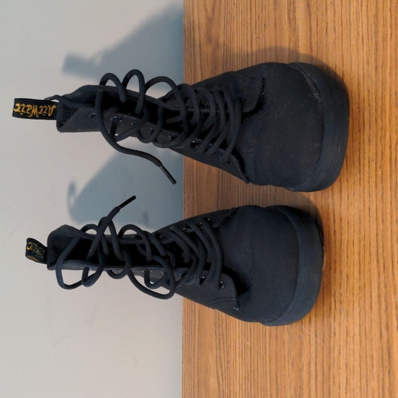 Doc Martens Shoreditch canvas high top sneakers - Picture 4 of 4